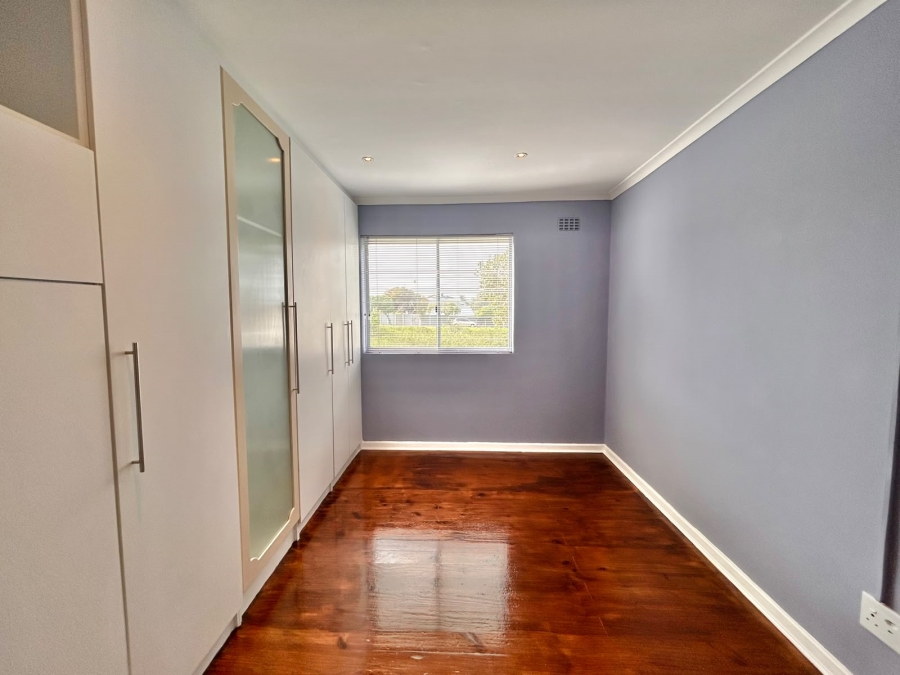 To Let 2 Bedroom Property for Rent in Zeekoevlei Western Cape